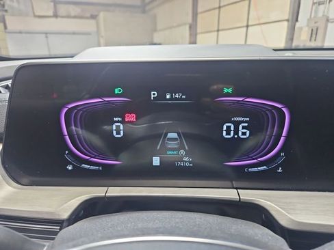 Used 2025 Kia Telluride AWD image 16