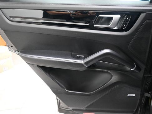 Used 2019 Porsche Cayenne S AWD/4WD image 13