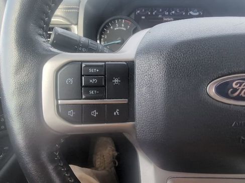 Used 2024 Ford Expedition XLT image 17