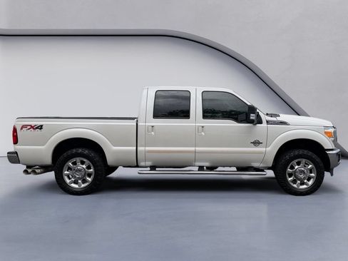 Used 2016 Ford F250 Lariat w/ Lariat Ultimate Package AWD/4WD image 6