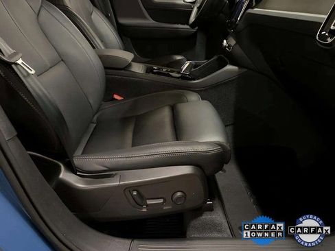 Used 2025 Volvo XC40 B5 Plus image 85