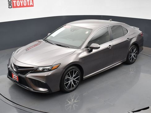 Used 2024 Toyota Camry SE image 23