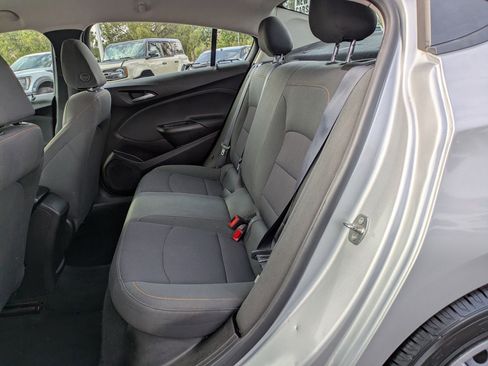 Used 2017 Chevrolet Cruze LS FWD image 23