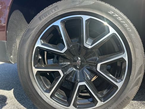 Used 2022 Chevrolet Tahoe RST w/ Luxury Package image 18