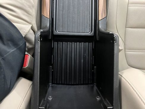 Used 2020 Honda CR-V Touring image 48