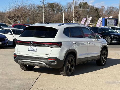 New 2026 Volkswagen Taos SEL AWD/4WD image 2