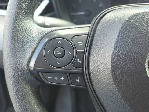 Used 2025 Toyota Corolla LE FWD image 18
