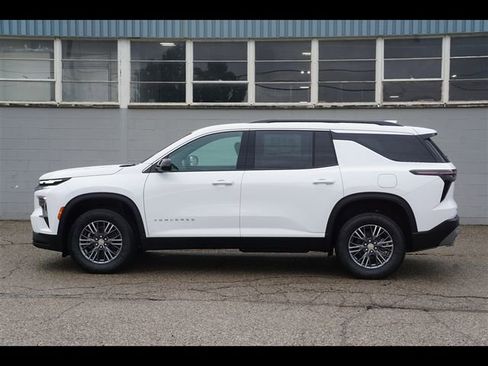New 2026 Chevrolet Traverse LT image 2