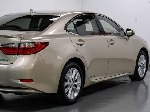 Used 2013 Lexus ES 300h w/ Premium Pkg image 14