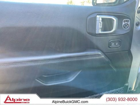 Used 2020 Jeep Wrangler Sahara image 19