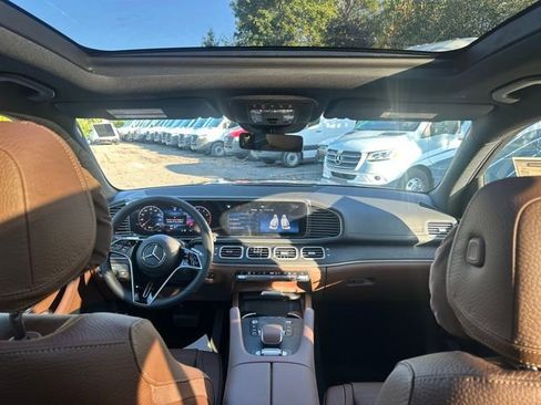 New 2026 Mercedes-Benz GLS 450 4MATIC image 30