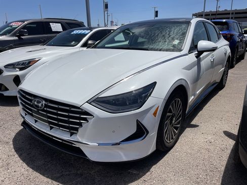 Used 2023 Hyundai Sonata Limited w/ Cargo Package FWD image 3