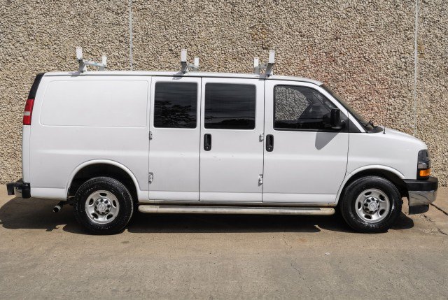 Used 2018 Chevrolet Express 2500 w/ Driver Convenience Package RWD image 7