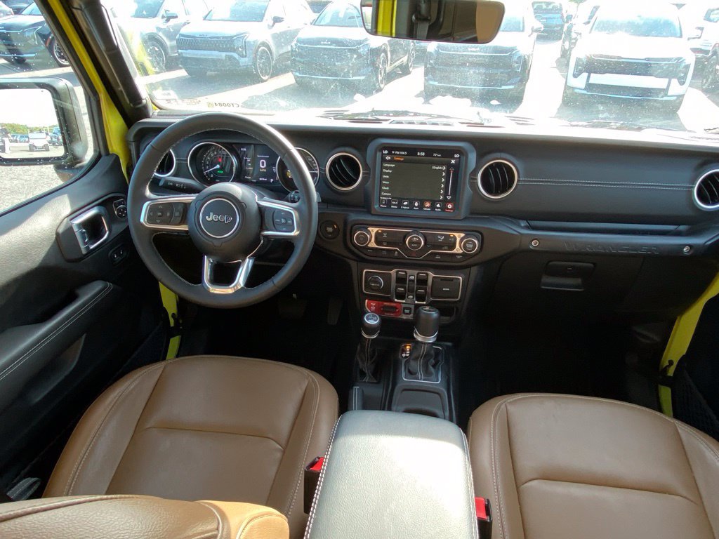 Used 2023 Jeep Wrangler Unlimited Rubicon 4xe AWD/4WD image 22