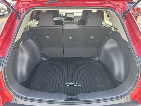 Certified 2024 Toyota Corolla Cross LE image 31