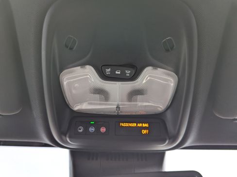 Used 2025 Chevrolet Colorado LT w/ Advanced Trailering Package image 28