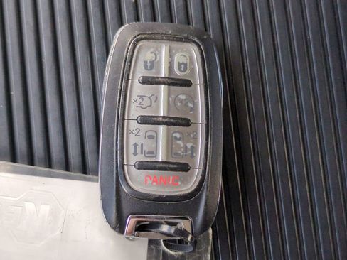 Used 2021 Chrysler Pacifica Touring-L image 29