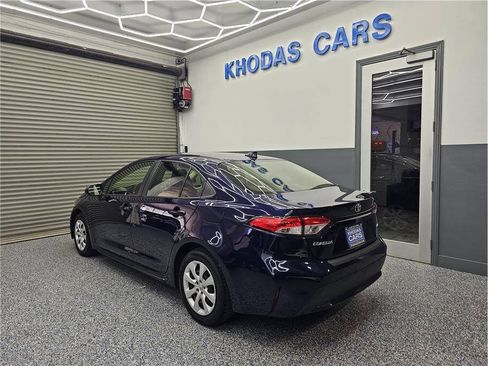 Used 2020 Toyota Corolla LE FWD image 3