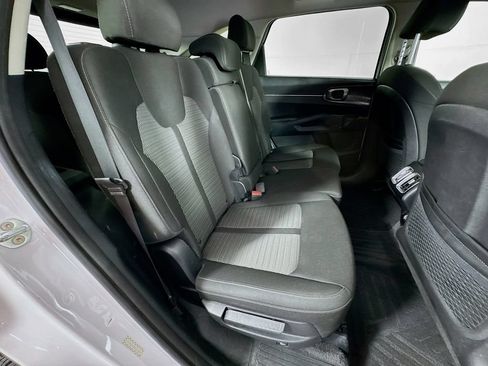 Used 2023 Kia Sorento LX FWD image 33