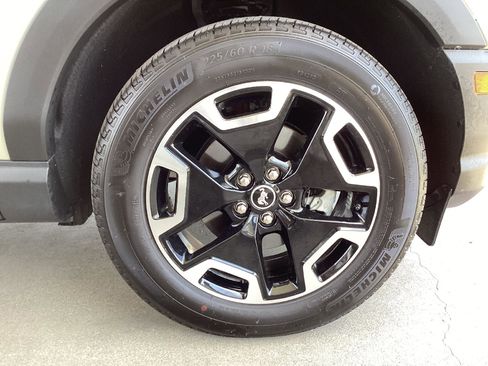 Used 2024 Ford Bronco Sport Outer Banks w/ Tech Package AWD/4WD image 19
