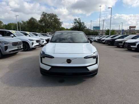 New 2026 Volvo EX30 Plus w/ Climate Package image 6