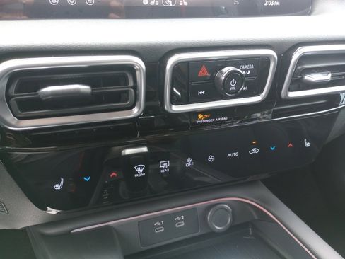 New 2026 Nissan Sentra SR w/ SR Premium Package FWD image 17