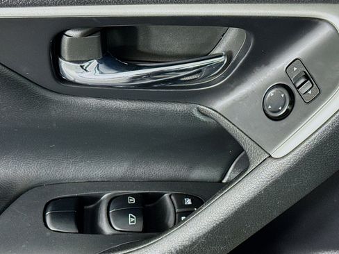 Used 2017 Nissan Altima 2.5 SL w/ Moonroof Package image 23