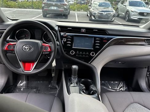 Used 2018 Toyota Camry L image 37