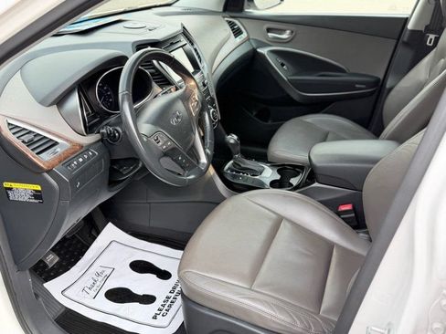 Used 2017 Hyundai Santa Fe SE w/ SE Premium Package 02 FWD image 9