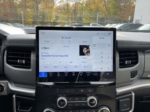 Used 2022 Ford Expedition Max XLT image 27