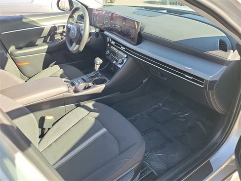 Used 2025 Hyundai Sonata SE image 16