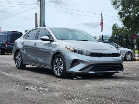 Used 2022 Kia Forte LXS image 9