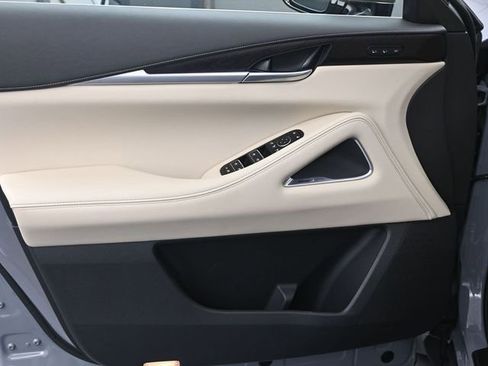 Used 2025 INFINITI QX60 Sensory w/ Vision Package image 9