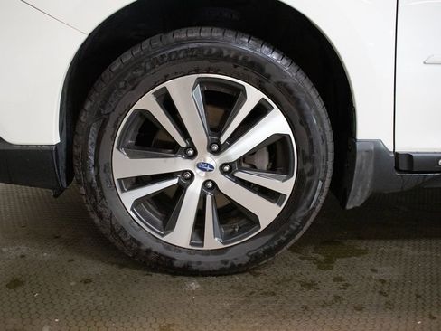 Used 2019 Subaru Outback 2.5i Limited AWD/4WD image 9
