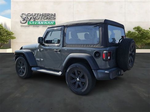 Used 2019 Jeep Wrangler Sport AWD/4WD image 3