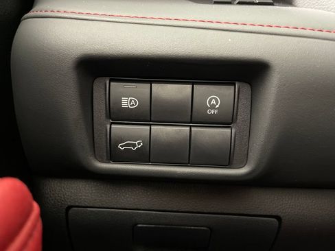 Certified 2024 Toyota Highlander XSE FWD image 28