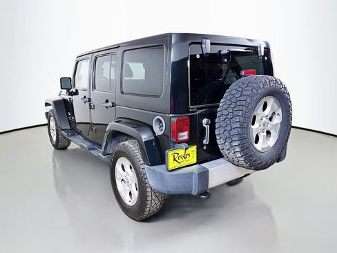 Used 2015 Jeep Wrangler Unlimited Sahara AWD/4WD image 8