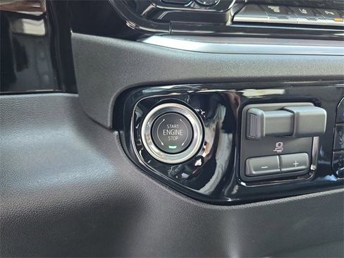 New 2025 GMC Sierra 2500 SLT w/ SLT Premium Package image 27