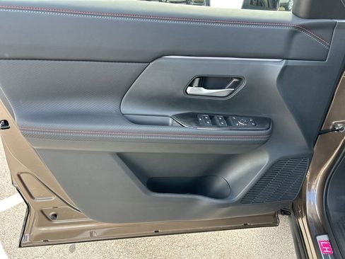 New 2026 Nissan Kicks SR w/ Illumination Package image 11