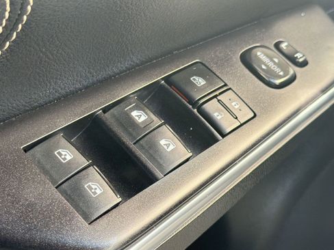 Used 2017 Toyota Camry XLE w/ Moonroof Package FWD image 25