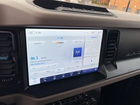 Used 2022 Ford Bronco Wildtrak image 12