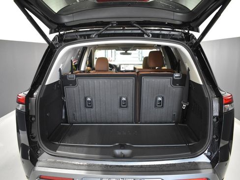 New 2026 Nissan Pathfinder Platinum AWD/4WD image 37