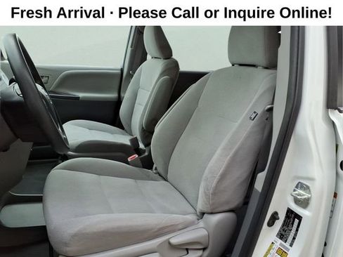 Used 2020 Toyota Sienna L FWD image 12