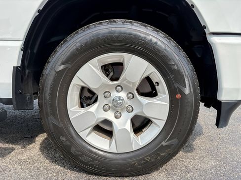 Used 2022 RAM 1500 Big Horn AWD/4WD image 33