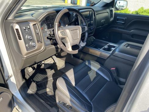 Used 2018 GMC Sierra 1500 Denali w/ Denali Ultimate Package AWD/4WD image 11