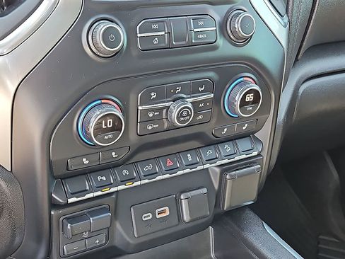 Used 2020 Chevrolet Silverado 1500 LT Trail Boss AWD/4WD image 23