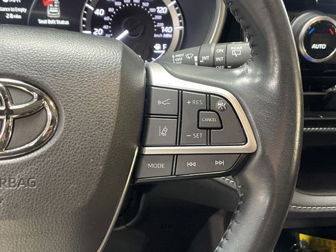 Certified 2023 Toyota Highlander XSE image 20