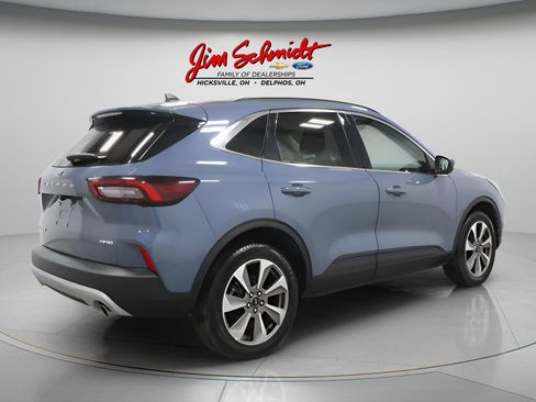 Used 2025 Ford Escape Platinum AWD/4WD image 6