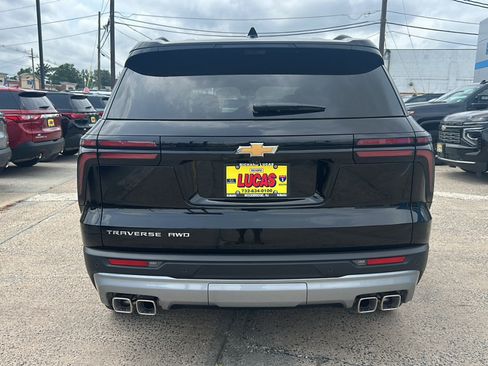 New 2026 Chevrolet Traverse LT w/ Driver Confidence Package AWD/4WD image 10