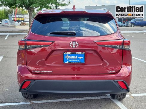 Used 2023 Toyota Highlander L image 12
